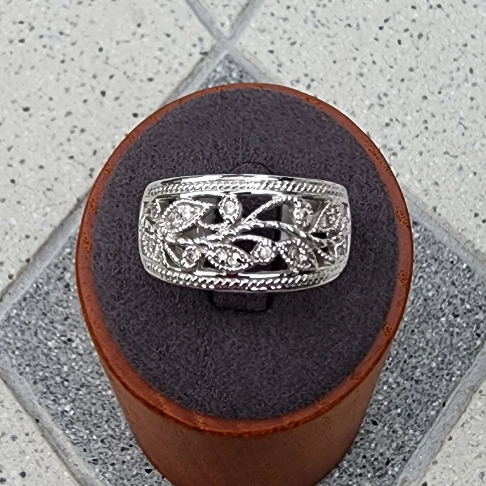 RS Covenant Silver Filigree Vine Floral Crystal Openwork Band Dome Ring